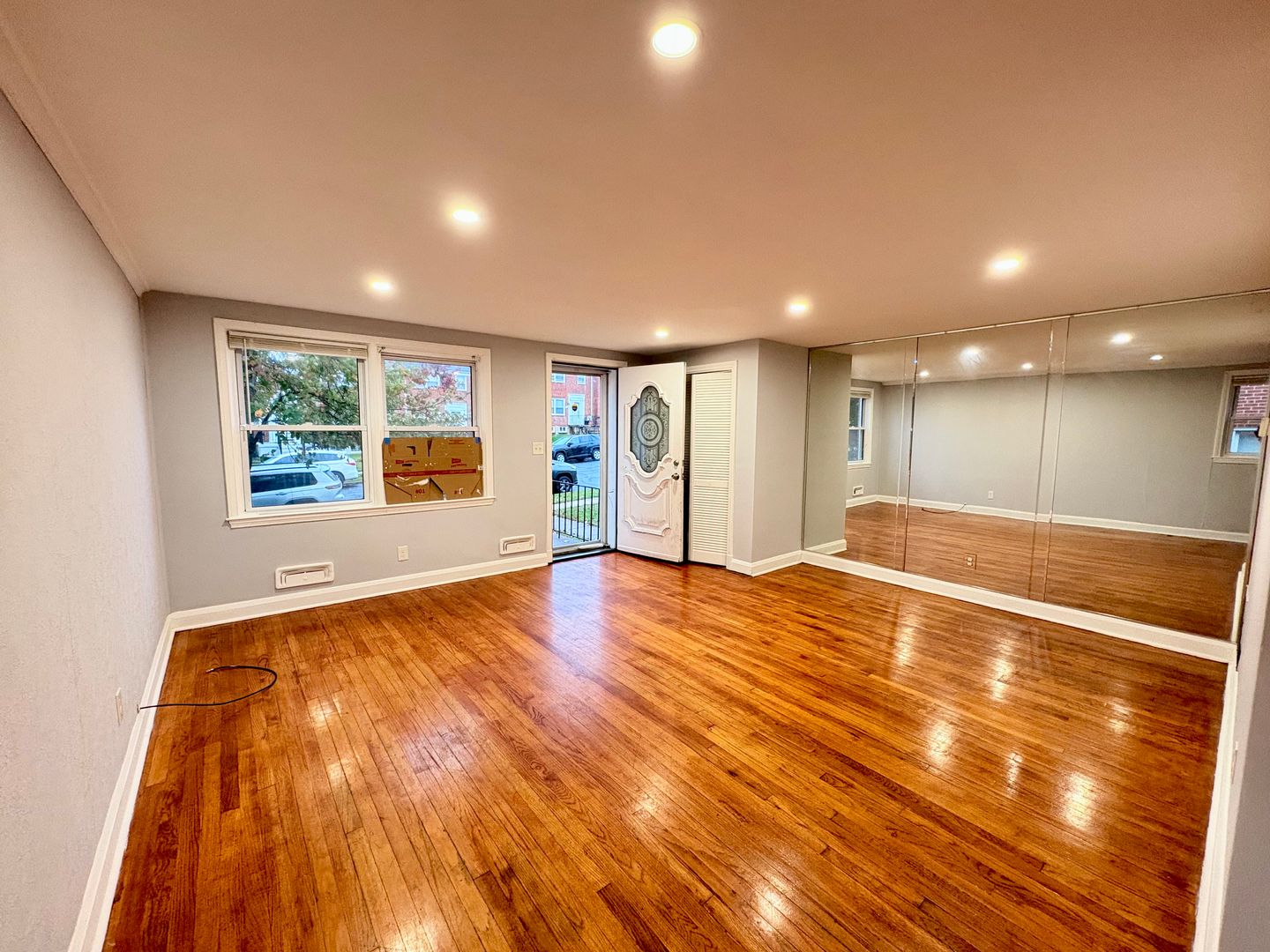 Baltimore House: 1424 Clairidge Road