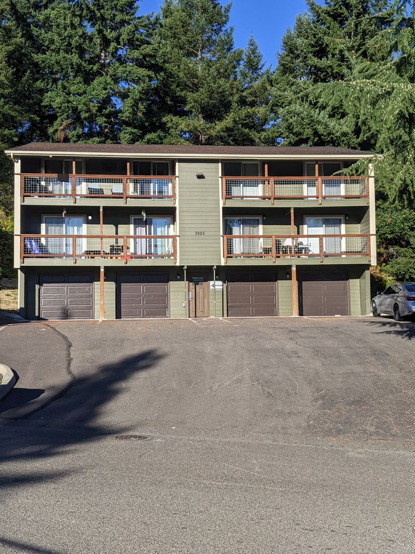 TACOMA Apartment: 3925 MASON LOOP RD