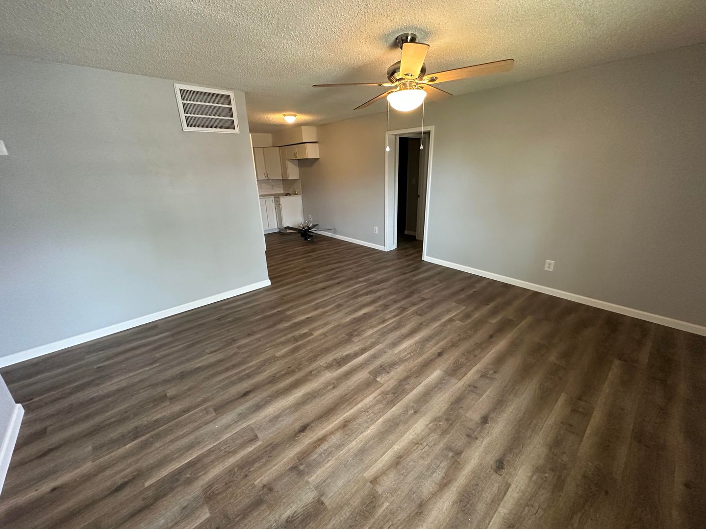 Fordland Apartment: 250 Price Street