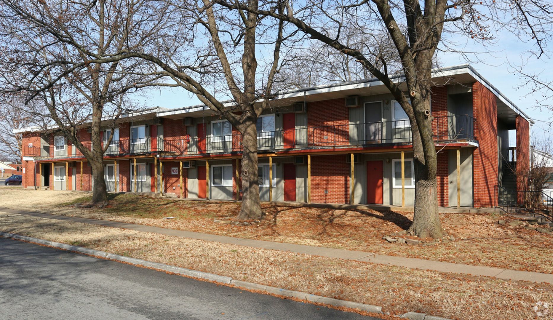 Springfield Apartment: 435 E Harrison St