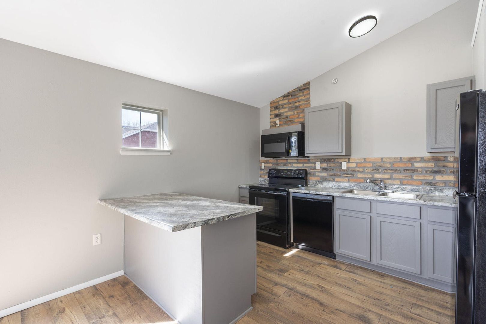 Parkway Townhomes 4 of 12
