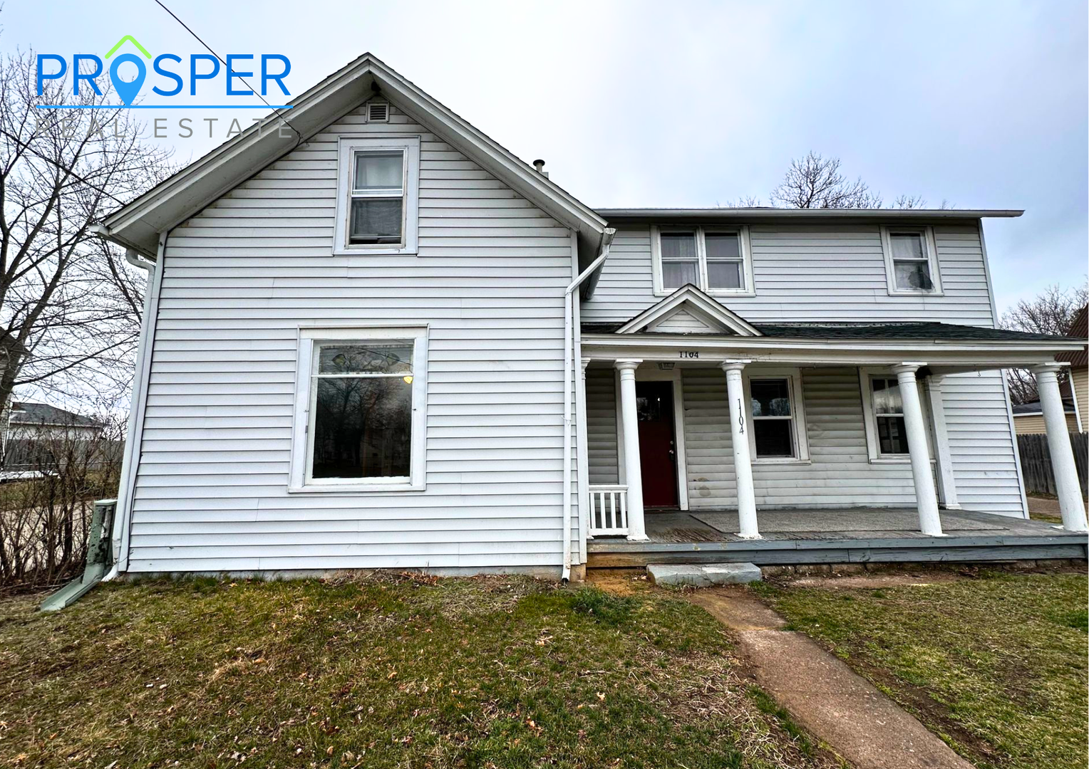 Eau Claire Apartment: 1104 Omaha St