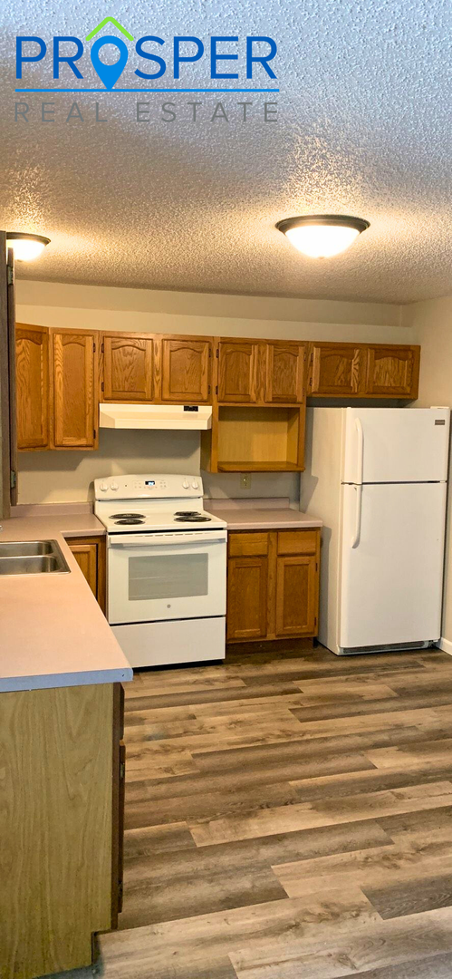 Chippewa Falls Apartment: 1148 Dutchman Dr
