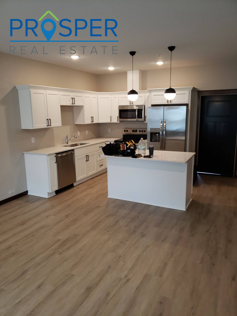 Chippewa Falls Apartment: 510 First Ave