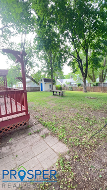 Listing photo thumbnail
