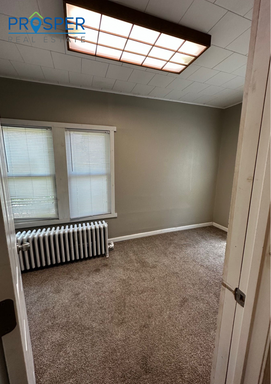 Listing photo thumbnail