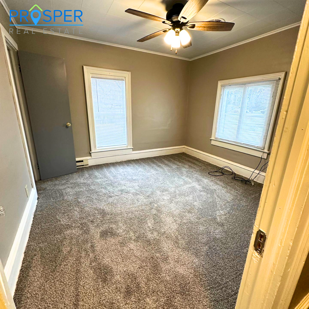 Chippewa Falls Apartment: 647 Woodward Ave