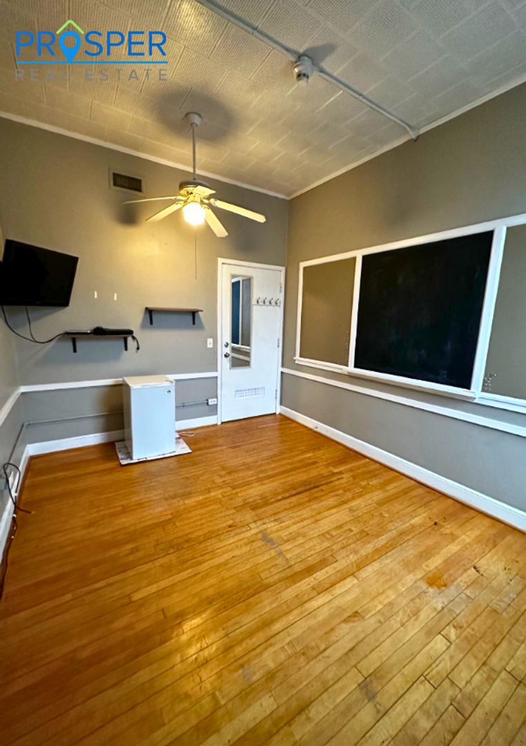 Eau Claire Apartment: 1108 Second Avenue