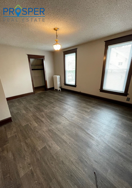 Listing photo thumbnail