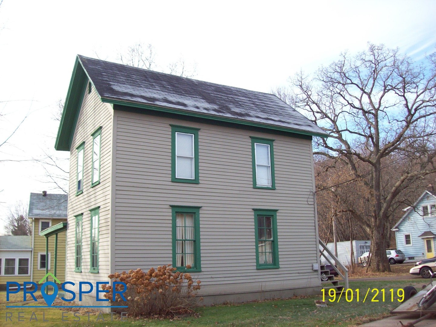 Eau Claire Apartment: 106 Ferry Street
