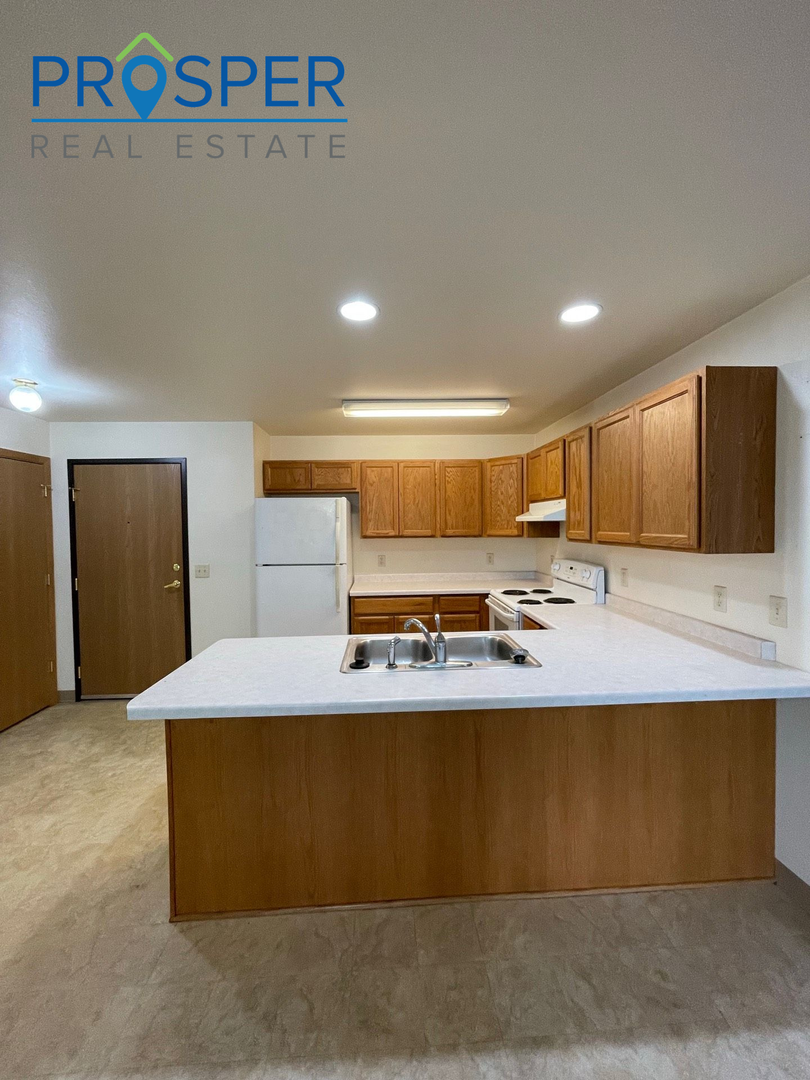 Eau Claire Apartment: 218 10th Avenue