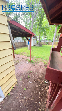Listing photo thumbnail
