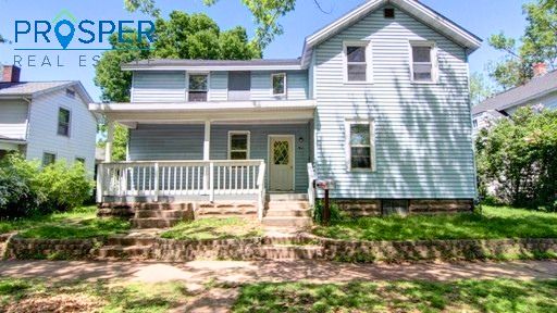 2 Bedroom Upper Apartment Close to Campus - Available 6/1/27 – photo 1
