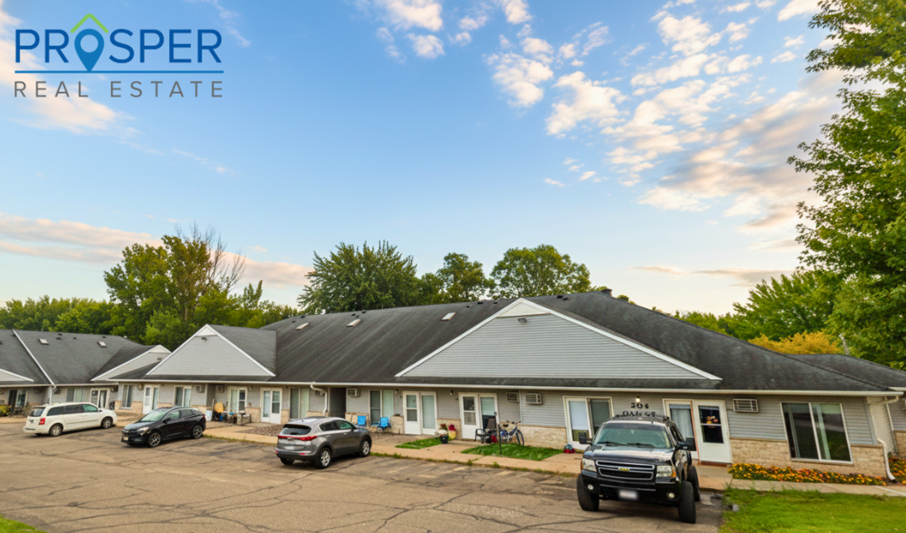 Woodville Apartment: 204 Oak St