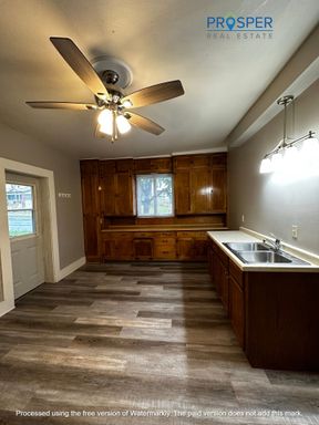 402 5th Ave , Eau Claire, WI 54703
