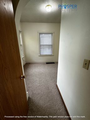 Listing photo thumbnail