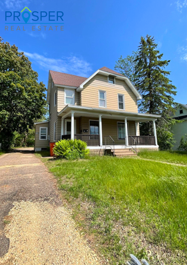 3 Bedroom Upper Apartment - Available June 2027 – photo 1