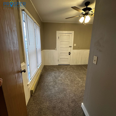 Listing photo thumbnail
