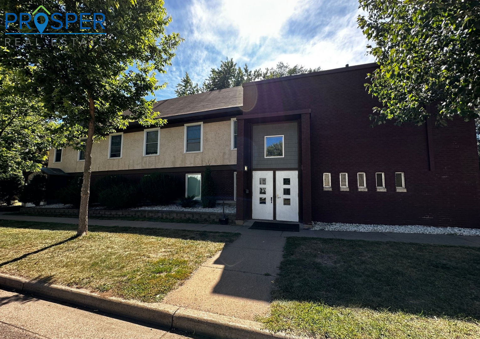 Eau Claire Apartment: 1108 Second Avenue