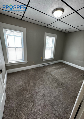 912 1/2 Oxford Avenue , Eau Claire, WI 54703