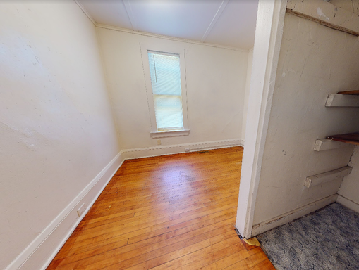 Listing photo thumbnail