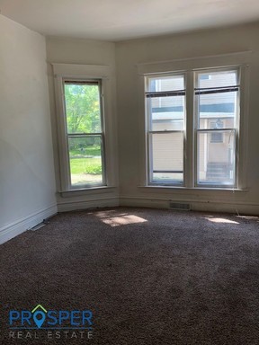 Listing photo thumbnail