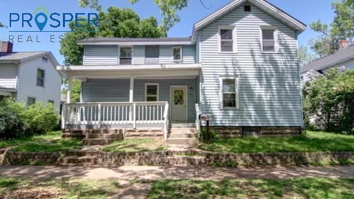 Eau Claire Apartment: 122 Broadway Street