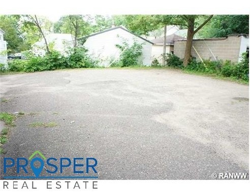Listing photo thumbnail