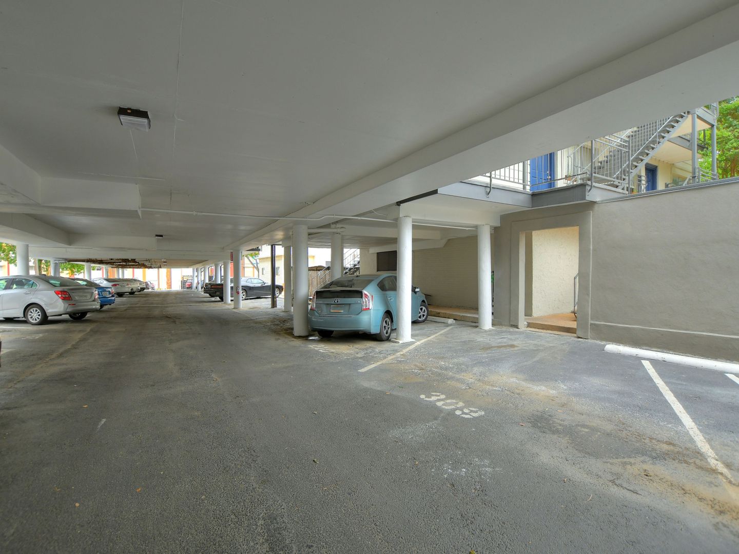 Parking at Sandpiper Apartments (3 of 3)