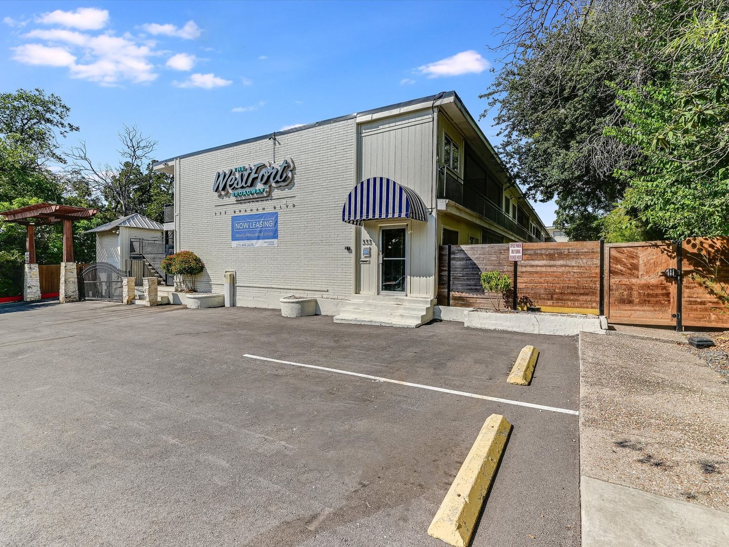 San Antonio Apartment: 333 Brahan Blvd