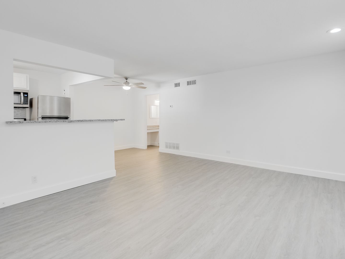 San Antonio Apartment: 333 Brahan Blvd