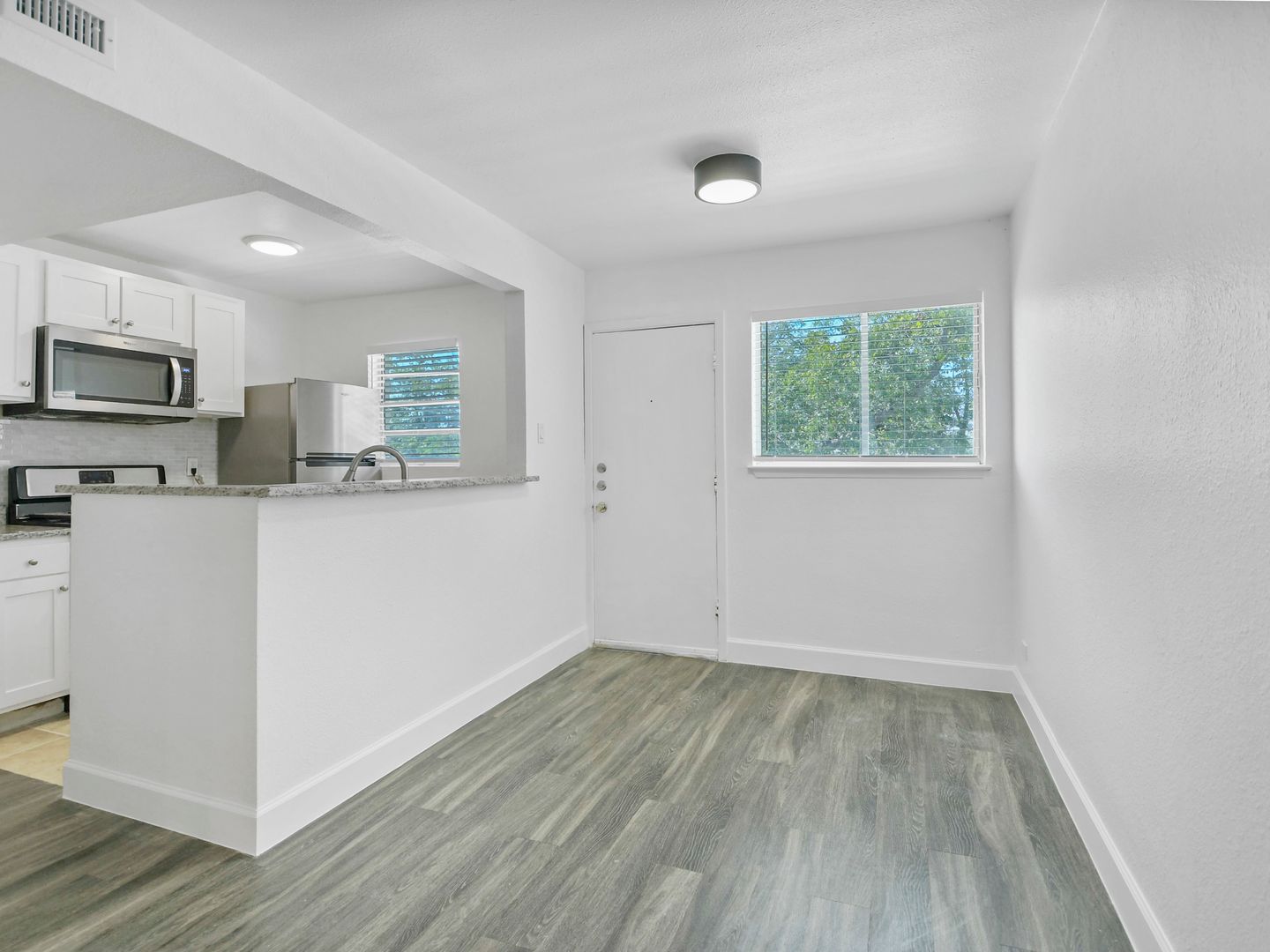 San Antonio Apartment: 333 Brahan Blvd