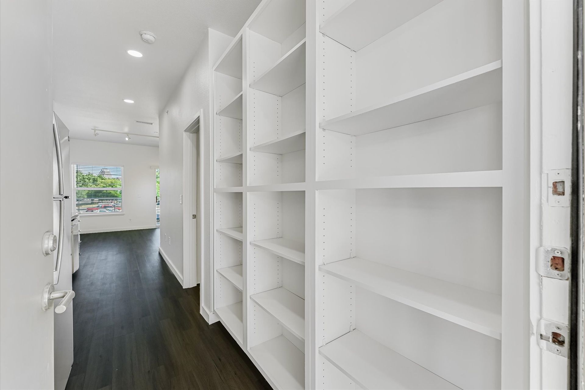 San Antonio Apartment: 1010 S. Flores St