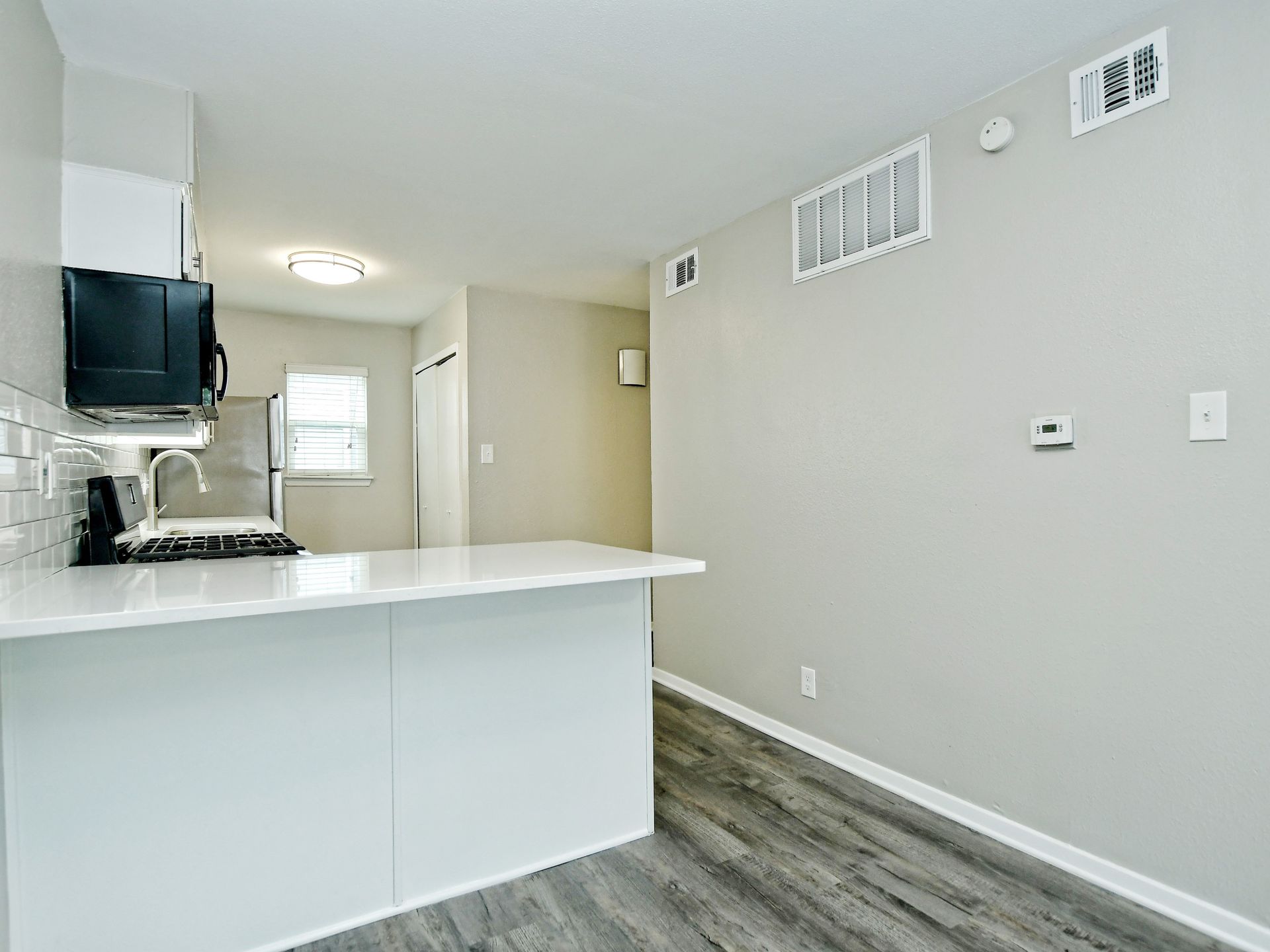 Sandpiper Apartments 4 of 12
