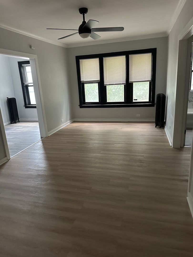 Chicago Apartment: 5220-22 S Harper