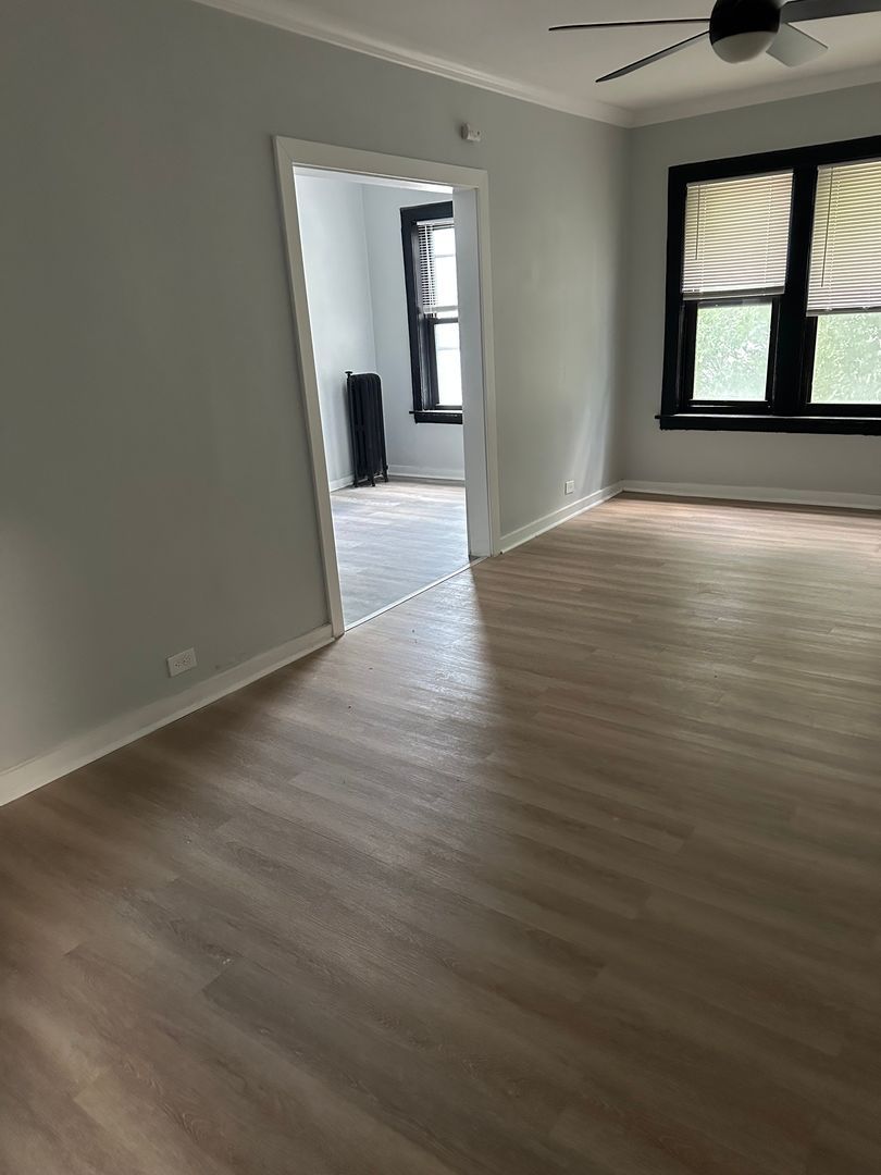 Chicago Apartment: 5220-22 S Harper