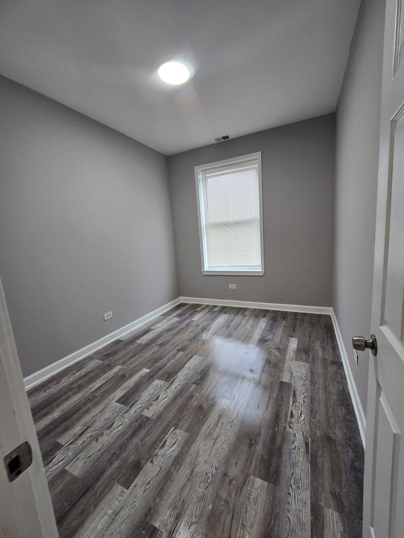 Chicago Apartment: 351-357 S Homan Ave