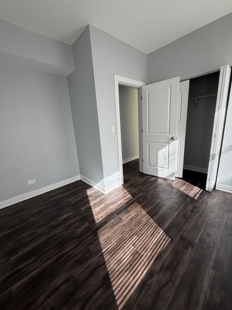 Chicago Apartment: 11238-42 S Vernon