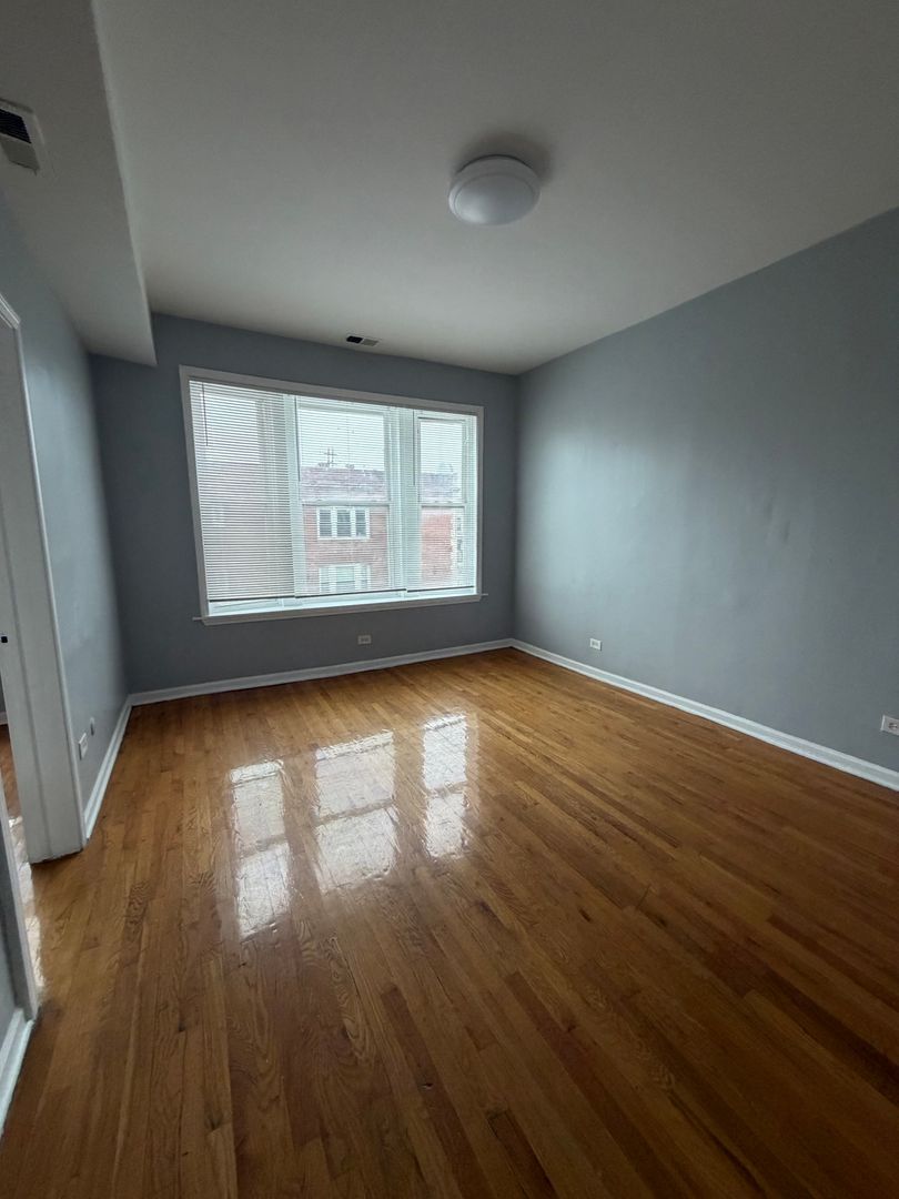 Chicago Apartment: 351-357 S Homan Ave