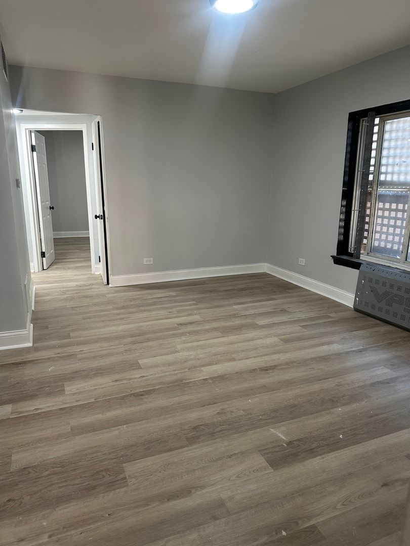 Chicago Apartment: 8100 Ingleside Ave