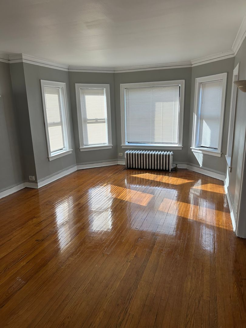 Chicago Apartment: 8019-25 S Champlain Ave