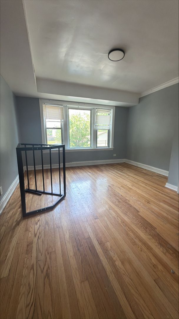 Chicago Apartment: 7601-7609 S Drexel