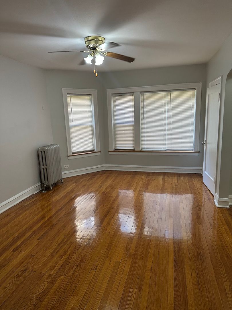 Chicago Apartment: 7945-53 S Langley Ave