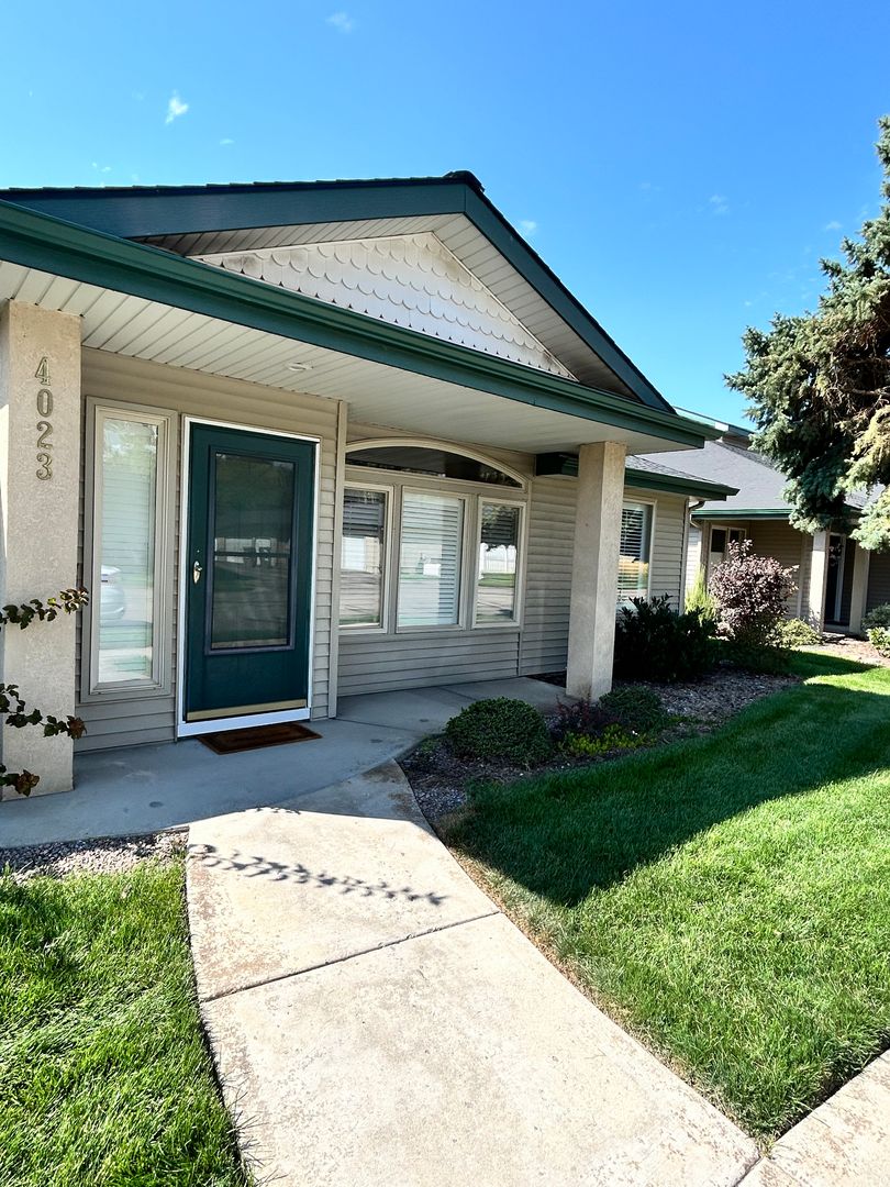 Garden City Townhome: 4023 N Bayou Ln