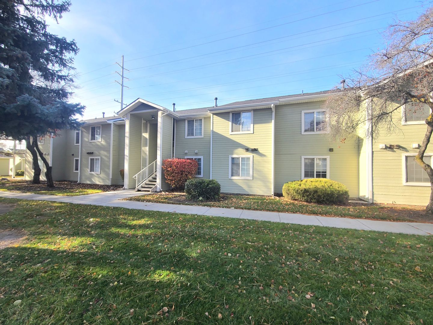 Nampa Apartment: 408-420 N. Broadmore Way
