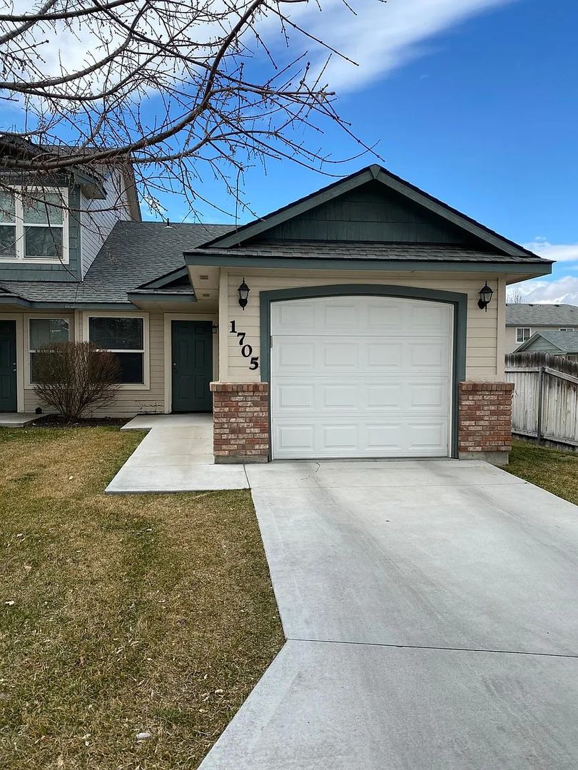 Nampa Townhome: 1705 Checola St.
