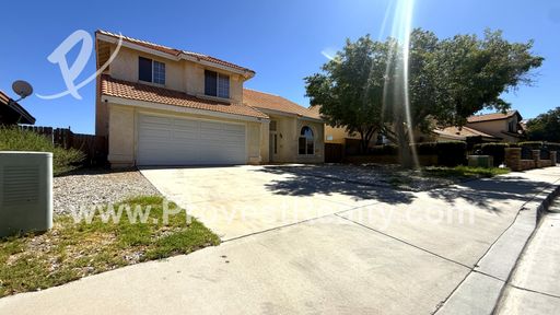 4 Bed, 2.5 Bath Victorville Home!!! – photo 1