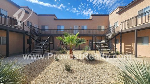 Cozy 2 Bed, 1 Bath Apple Valley Apartment!!