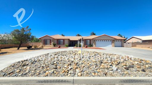 Beautiful 4 Bed, 3 Bath Apple Valley Home with Bonus Room!!! – photo 1