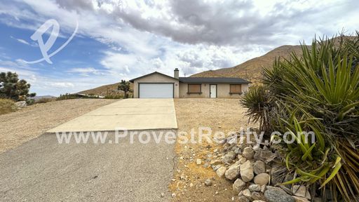 Nice 3 bed, 2 bath Home in Apple Valley! – photo 1